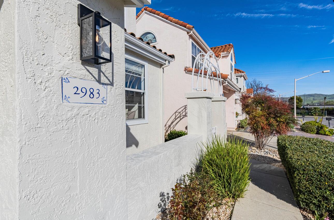Detail Gallery Image 3 of 59 For 2983 Calle De Las Estrella, San Jose,  CA 95148 - 4 Beds | 3 Baths