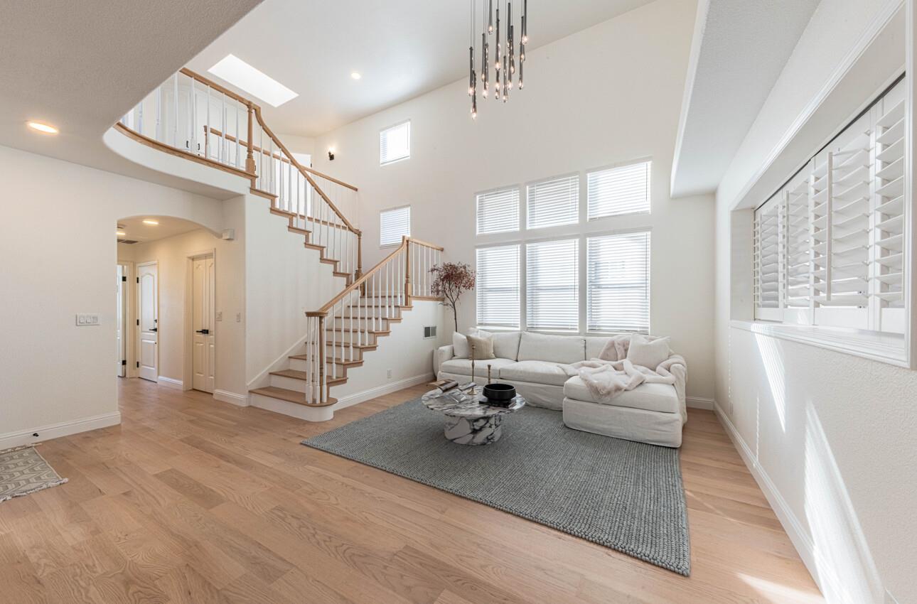 Detail Gallery Image 9 of 59 For 2983 Calle De Las Estrella, San Jose,  CA 95148 - 4 Beds | 3 Baths