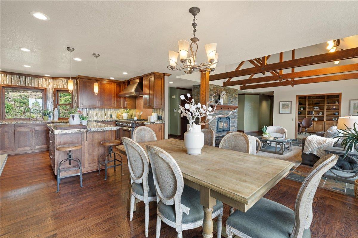 Detail Gallery Image 11 of 74 For 19960 Skyline Blvd, Los Gatos,  CA 95033 - 4 Beds | 3/1 Baths