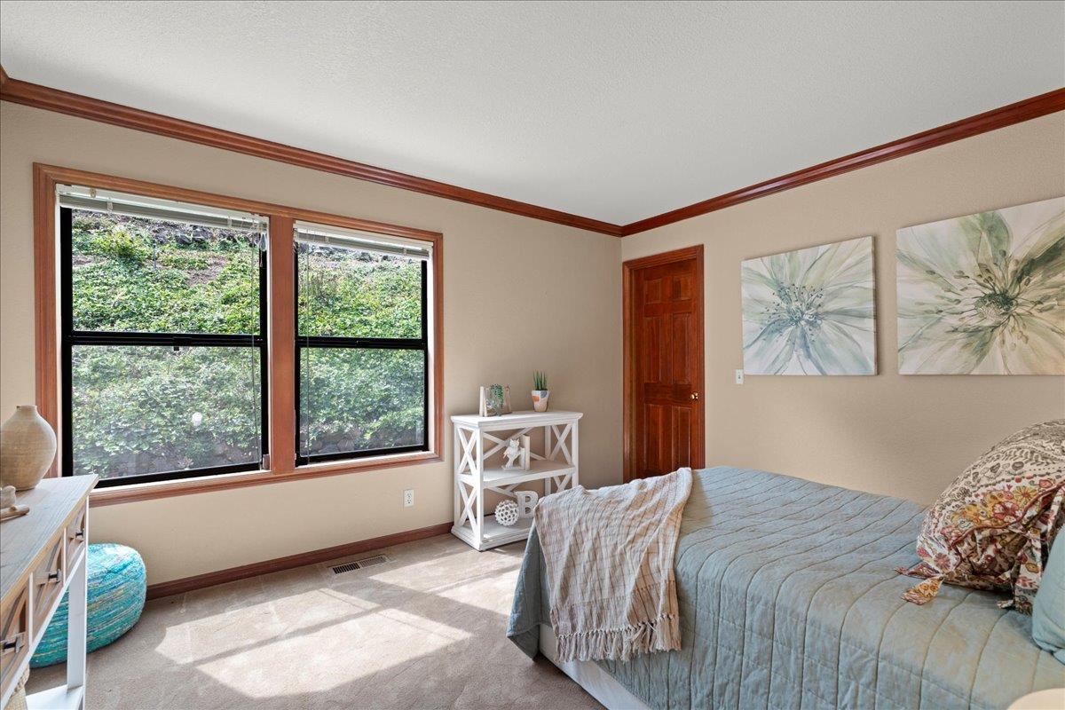 Detail Gallery Image 29 of 74 For 19960 Skyline Blvd, Los Gatos,  CA 95033 - 4 Beds | 3/1 Baths