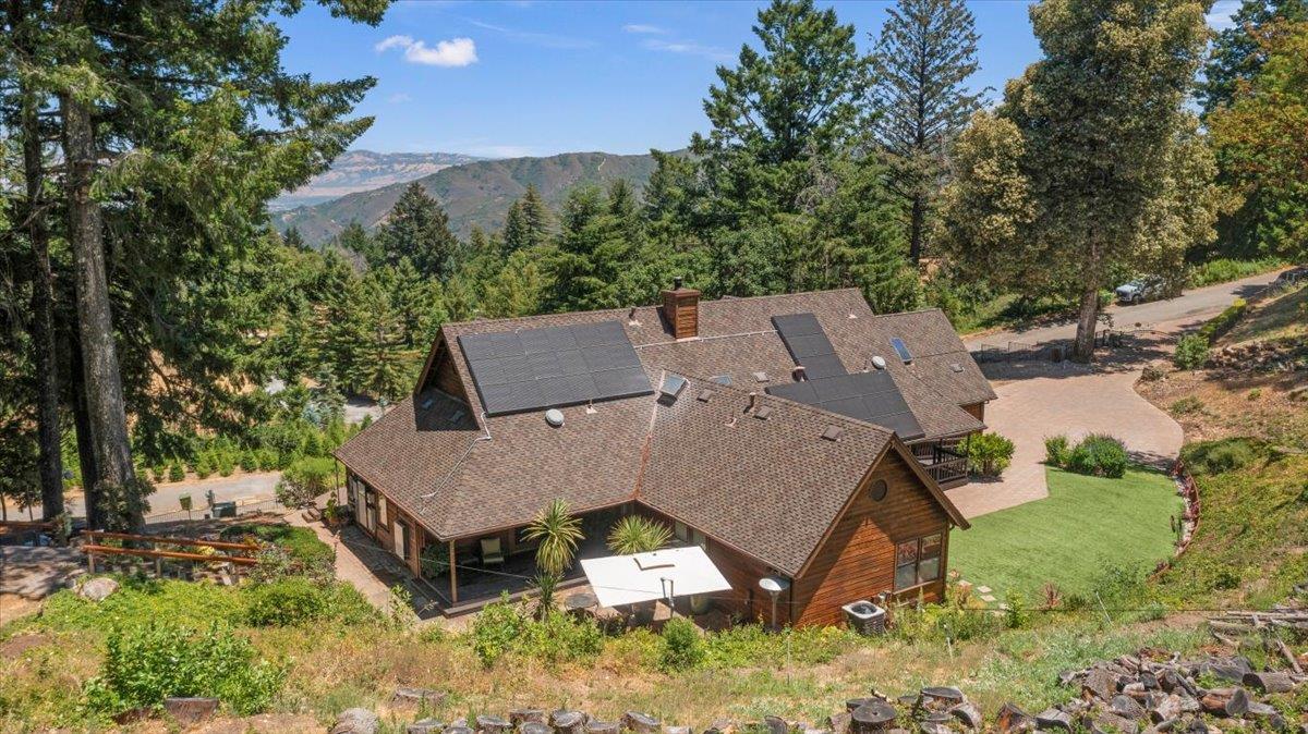 Detail Gallery Image 51 of 74 For 19960 Skyline Blvd, Los Gatos,  CA 95033 - 4 Beds | 3/1 Baths