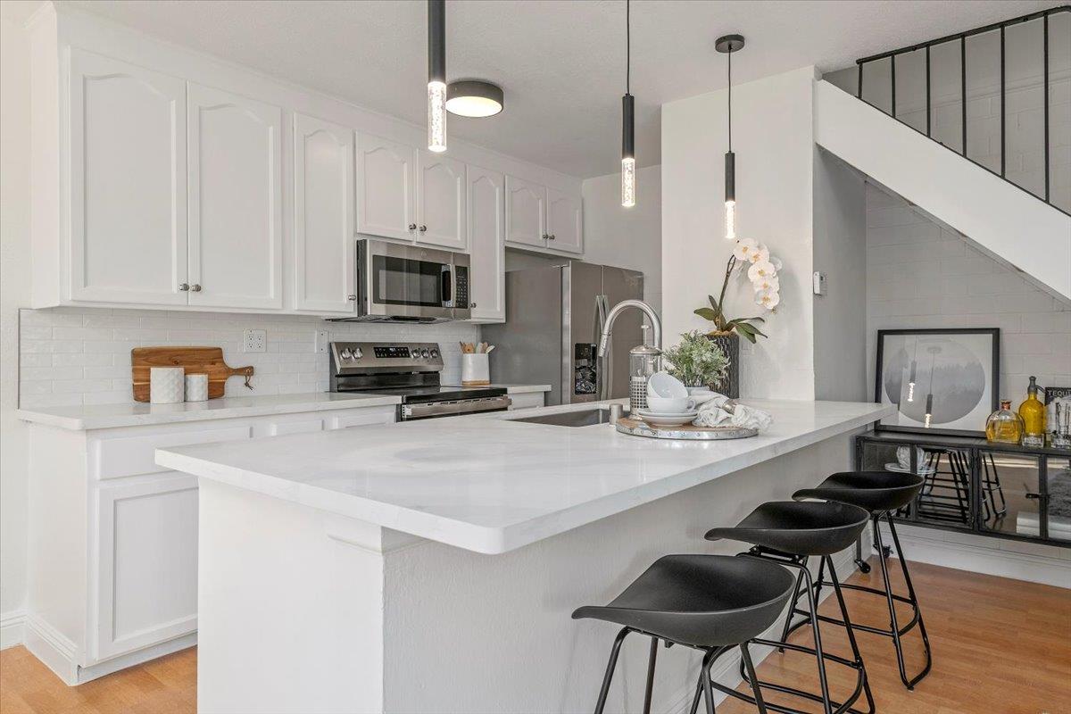 Detail Gallery Image 4 of 28 For 5663 Calmor Ave #3,  San Jose,  CA 95123 - 2 Beds | 1 Baths