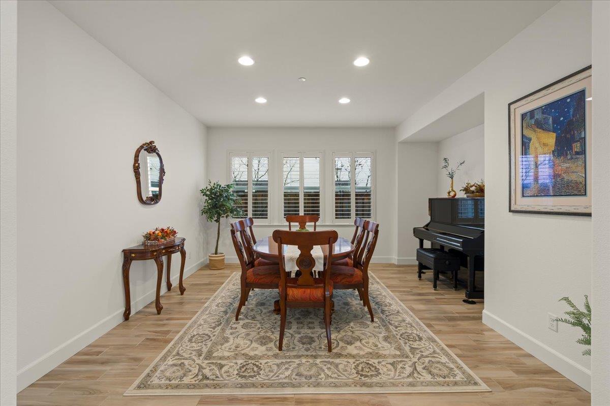 Detail Gallery Image 12 of 71 For 1188 Viognier Way, Gilroy,  CA 95020 - 4 Beds | 3 Baths