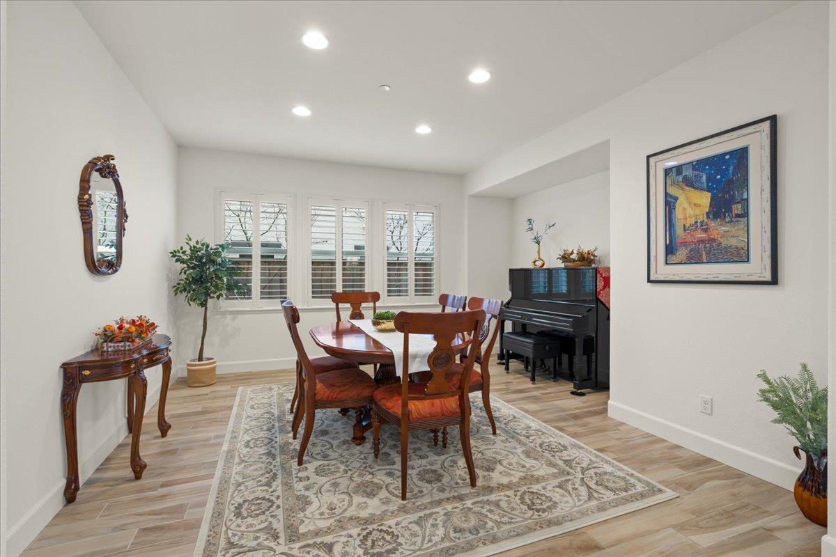 Detail Gallery Image 13 of 71 For 1188 Viognier Way, Gilroy,  CA 95020 - 4 Beds | 3 Baths