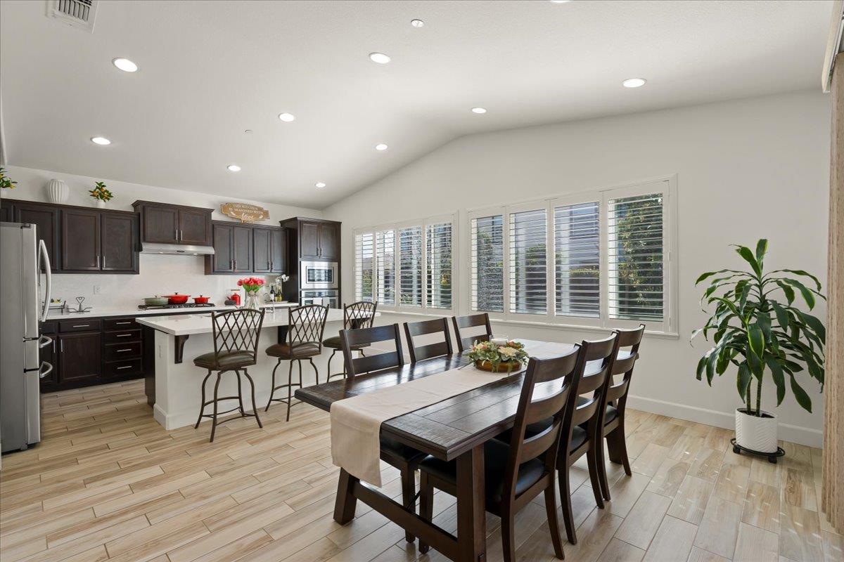 Detail Gallery Image 20 of 71 For 1188 Viognier Way, Gilroy,  CA 95020 - 4 Beds | 3 Baths