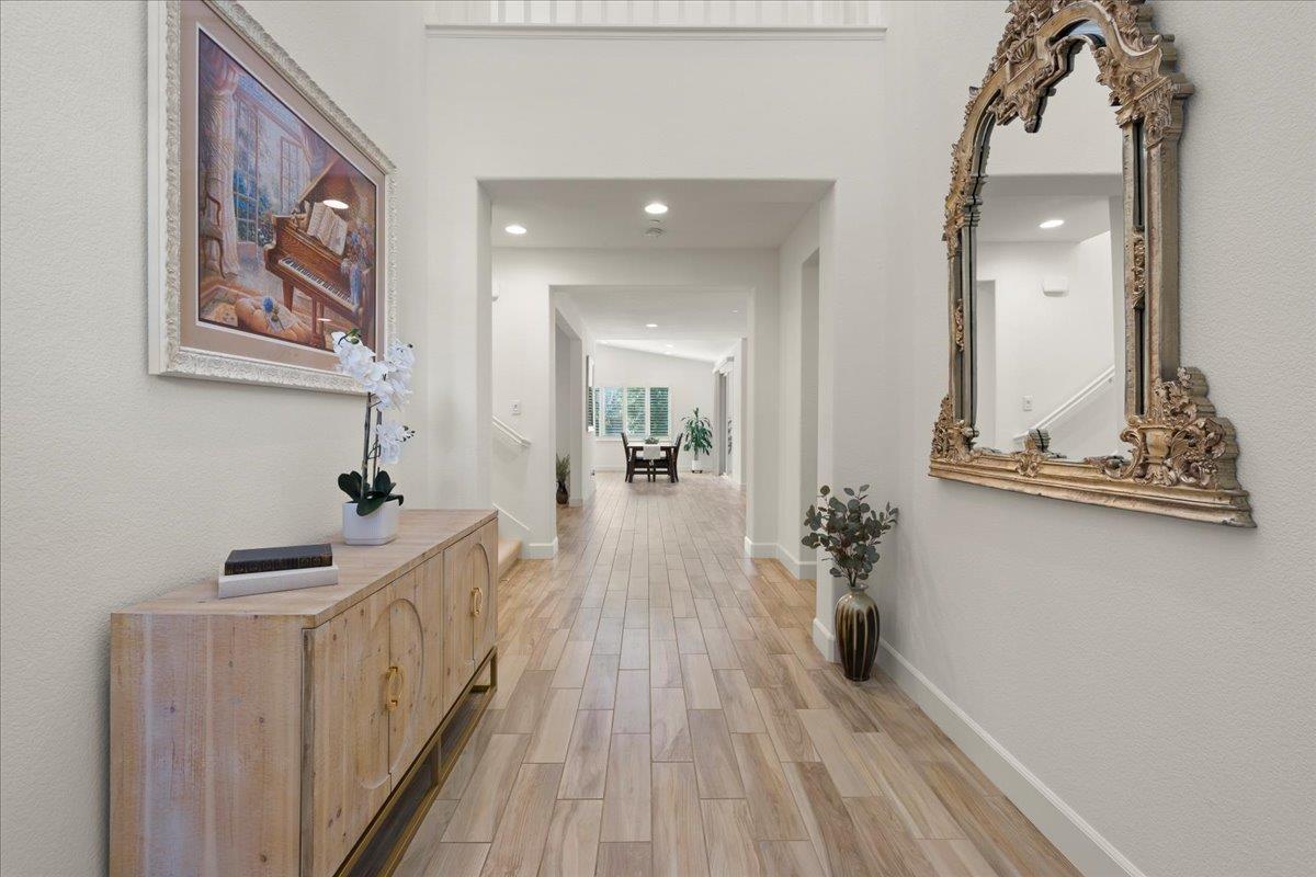 Detail Gallery Image 5 of 71 For 1188 Viognier Way, Gilroy,  CA 95020 - 4 Beds | 3 Baths