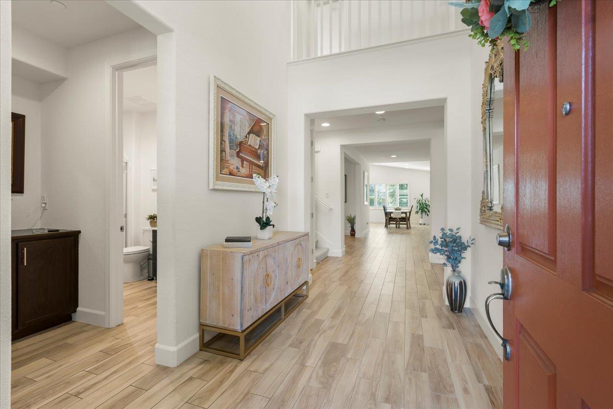 Detail Gallery Image 6 of 71 For 1188 Viognier Way, Gilroy,  CA 95020 - 4 Beds | 3 Baths