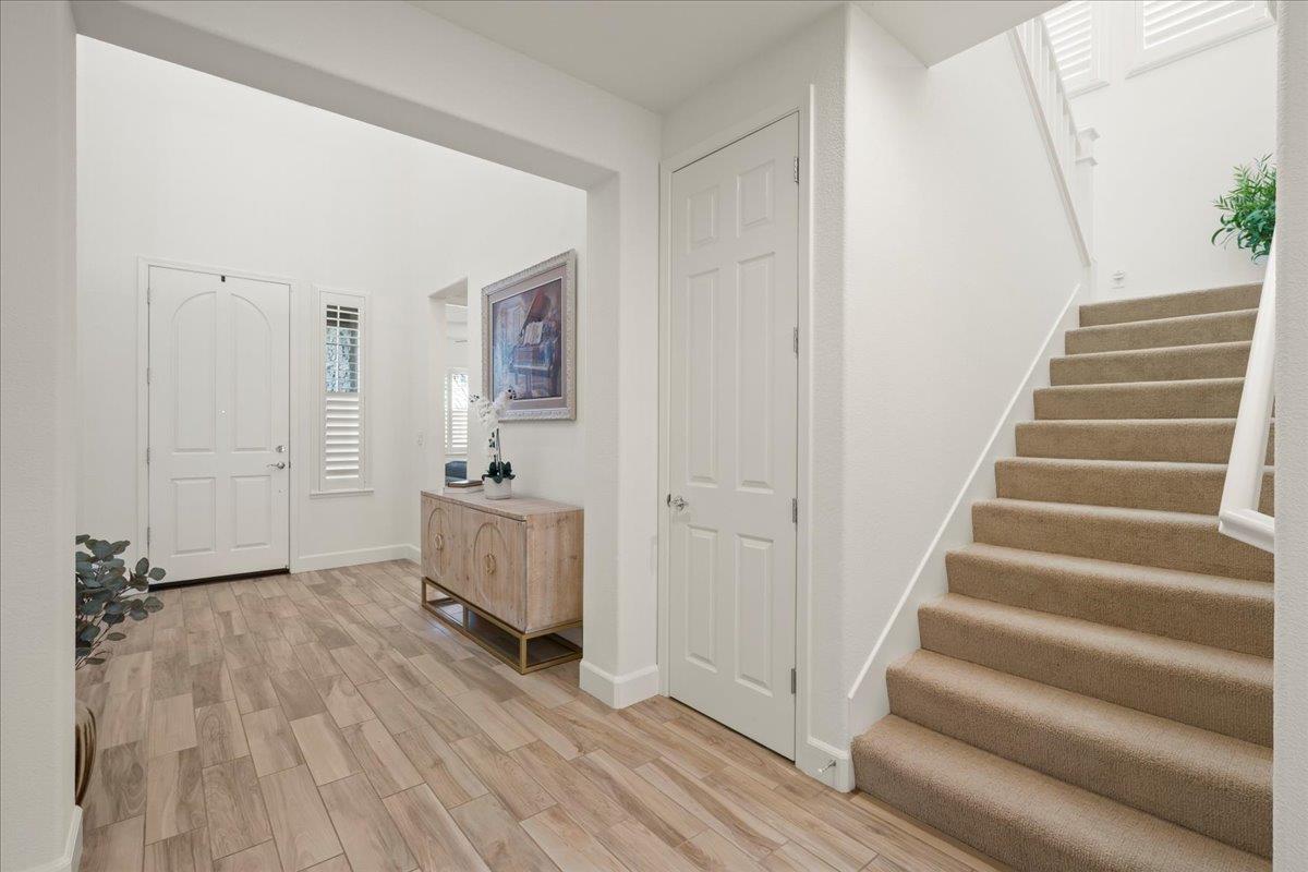 Detail Gallery Image 7 of 71 For 1188 Viognier Way, Gilroy,  CA 95020 - 4 Beds | 3 Baths