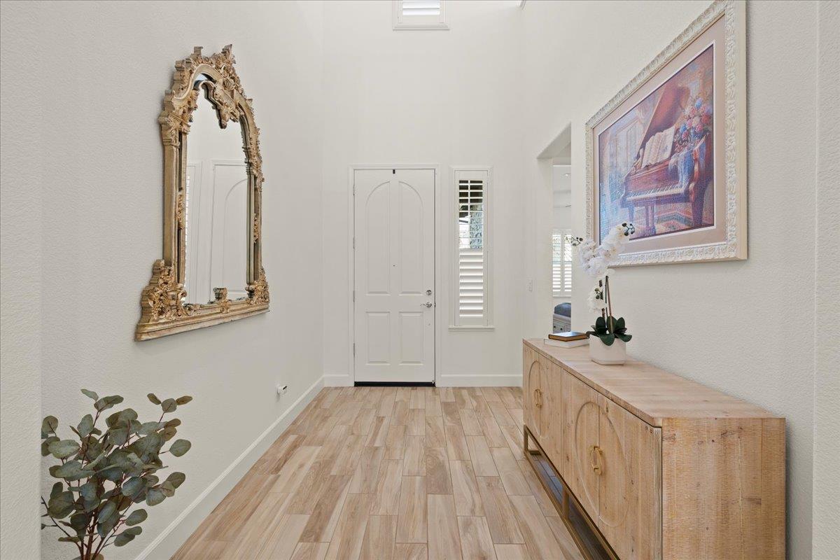 Detail Gallery Image 8 of 71 For 1188 Viognier Way, Gilroy,  CA 95020 - 4 Beds | 3 Baths