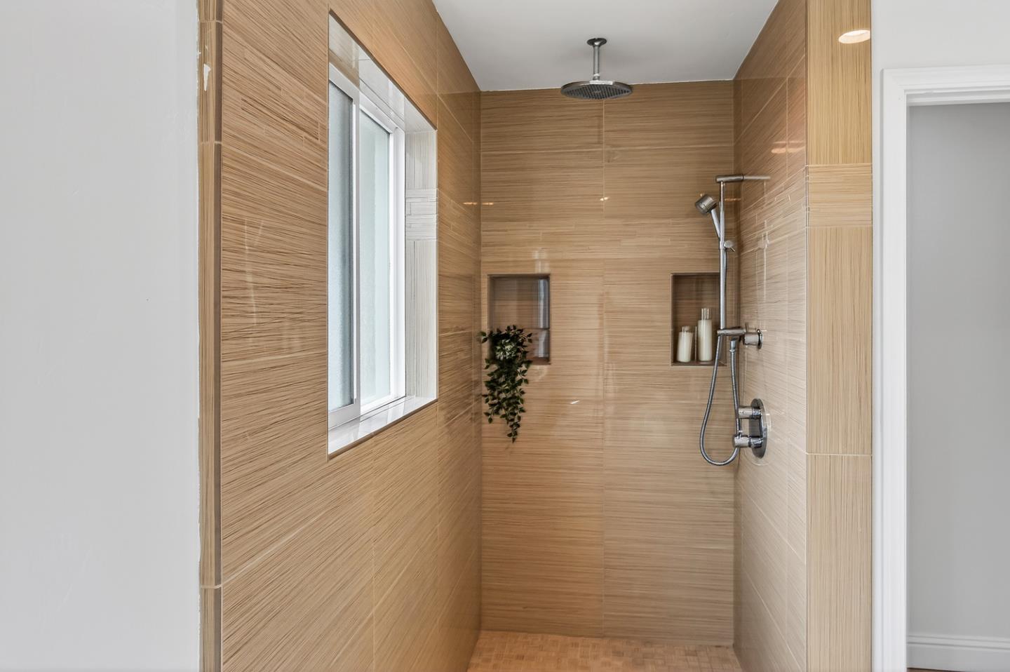 Detail Gallery Image 14 of 41 For 287 Calle Lolita, Los Gatos,  CA 95032 - 5 Beds | 3 Baths