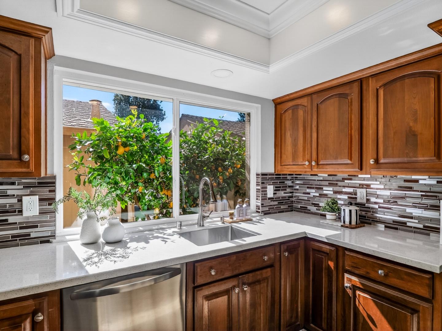 Detail Gallery Image 8 of 42 For 6103 Edenhall Dr, San Jose,  CA 95129 - 3 Beds | 2/1 Baths