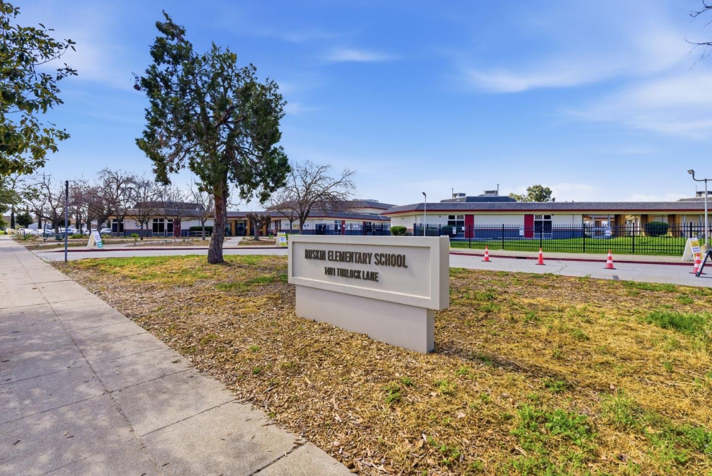 Detail Gallery Image 39 of 45 For 1414 Turlock Ln, San Jose,  CA 95132 - 5 Beds | 2 Baths