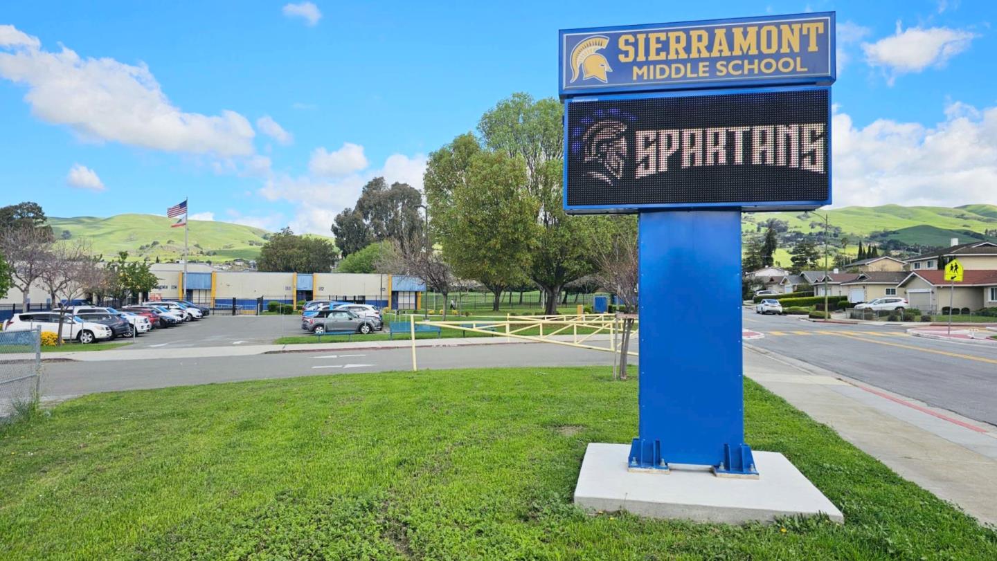 Detail Gallery Image 41 of 45 For 1414 Turlock Ln, San Jose,  CA 95132 - 5 Beds | 2 Baths