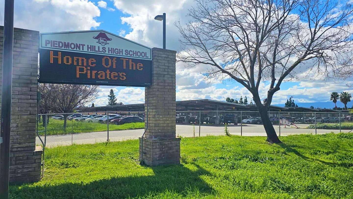 Detail Gallery Image 42 of 45 For 1414 Turlock Ln, San Jose,  CA 95132 - 5 Beds | 2 Baths