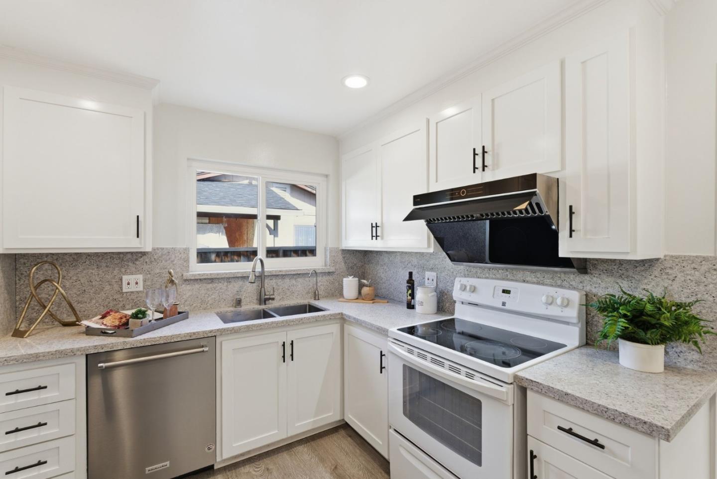 Detail Gallery Image 7 of 45 For 1414 Turlock Ln, San Jose,  CA 95132 - 5 Beds | 2 Baths