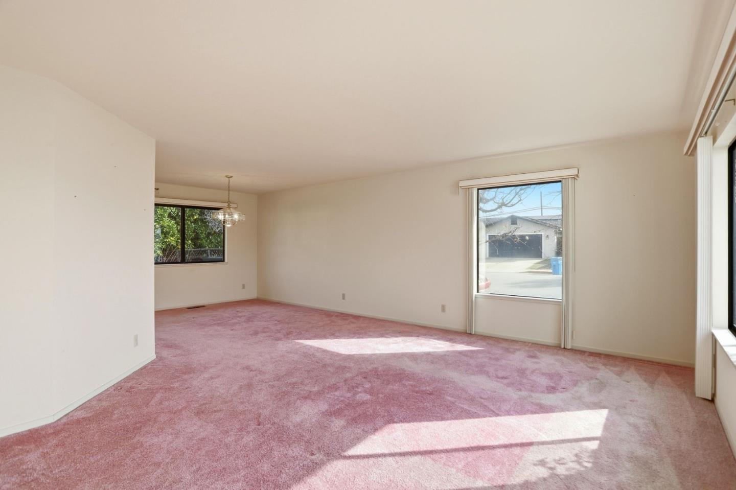 Detail Gallery Image 10 of 42 For 1340 Terrace Dr, Hollister,  CA 95023 - 3 Beds | 2/1 Baths