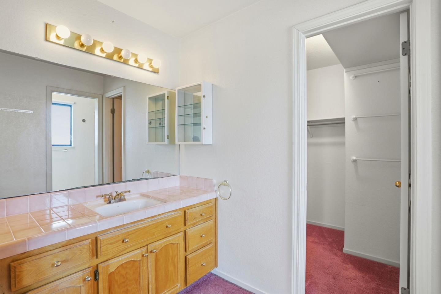 Detail Gallery Image 27 of 42 For 1340 Terrace Dr, Hollister,  CA 95023 - 3 Beds | 2/1 Baths