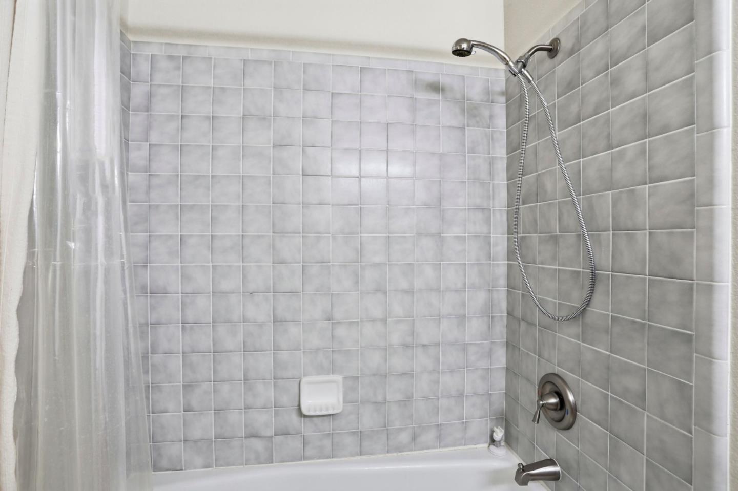 Detail Gallery Image 39 of 42 For 1340 Terrace Dr, Hollister,  CA 95023 - 3 Beds | 2/1 Baths