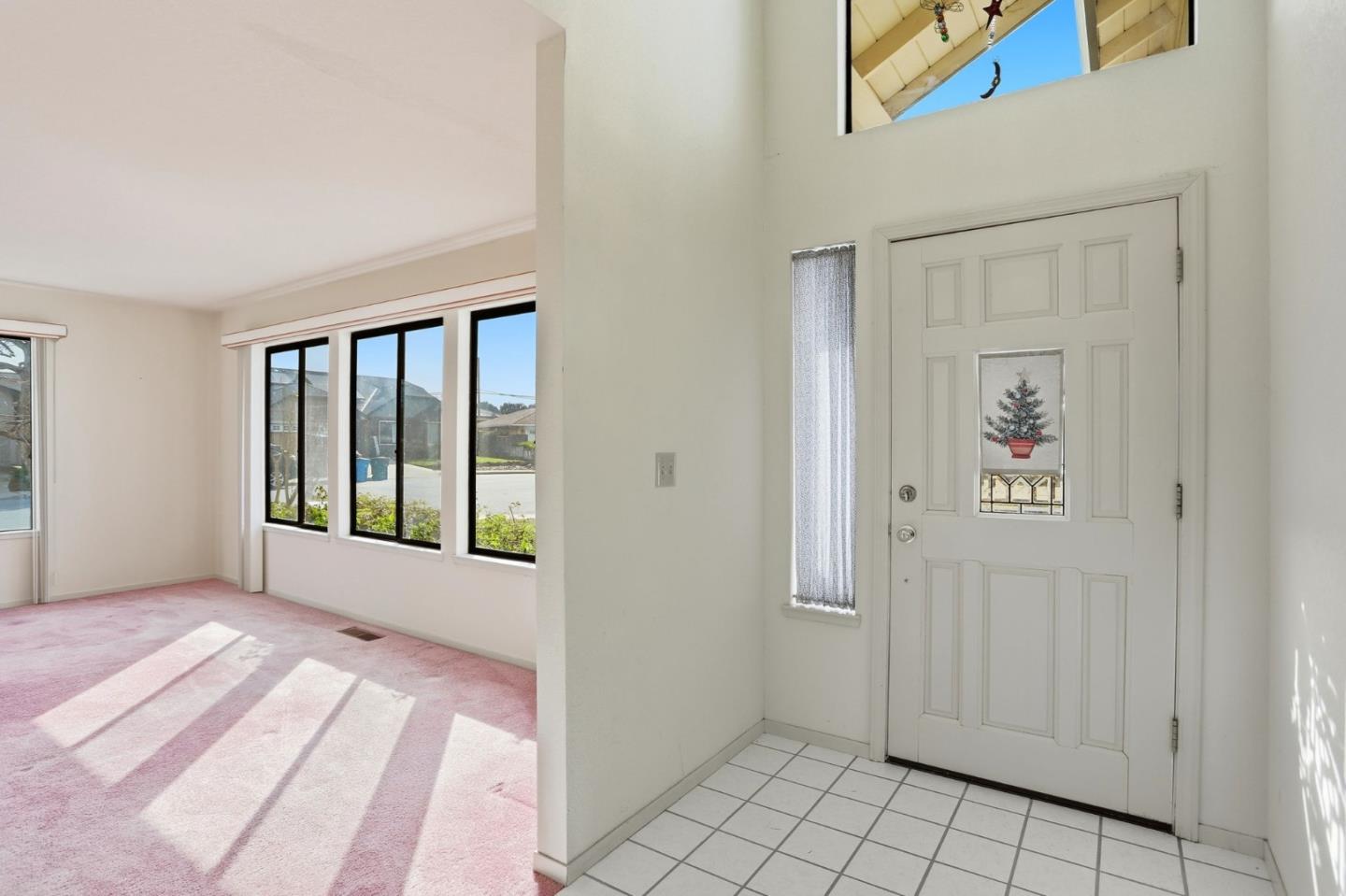 Detail Gallery Image 5 of 42 For 1340 Terrace Dr, Hollister,  CA 95023 - 3 Beds | 2/1 Baths