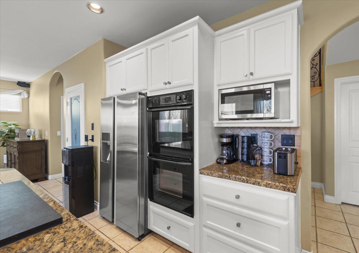 Detail Gallery Image 14 of 54 For 1901 Calistoga Dr, Hollister,  CA 95023 - 5 Beds | 3/1 Baths