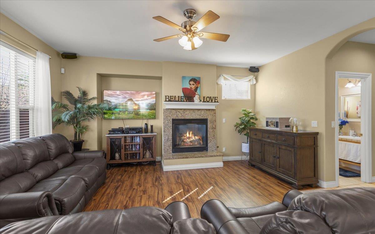 Detail Gallery Image 17 of 54 For 1901 Calistoga Dr, Hollister,  CA 95023 - 5 Beds | 3/1 Baths