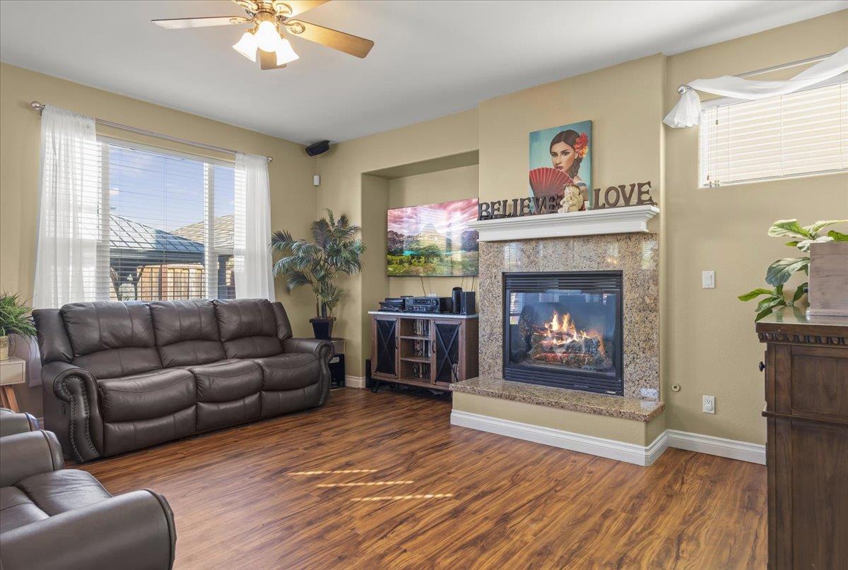 Detail Gallery Image 18 of 54 For 1901 Calistoga Dr, Hollister,  CA 95023 - 5 Beds | 3/1 Baths