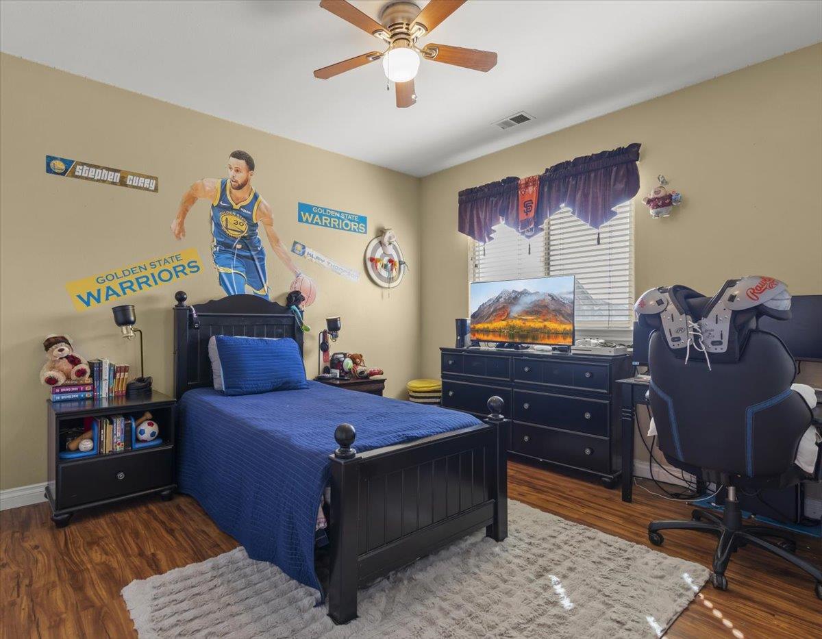 Detail Gallery Image 33 of 54 For 1901 Calistoga Dr, Hollister,  CA 95023 - 5 Beds | 3/1 Baths