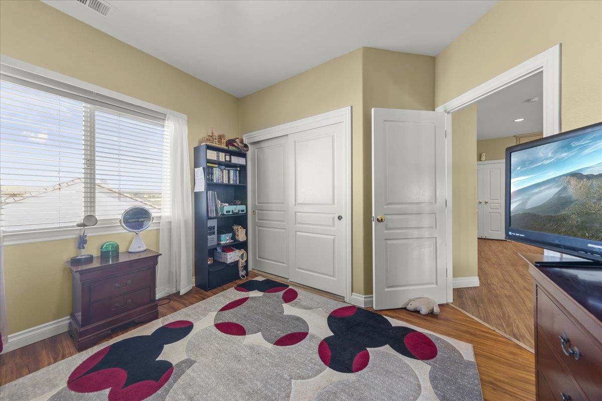 Detail Gallery Image 39 of 54 For 1901 Calistoga Dr, Hollister,  CA 95023 - 5 Beds | 3/1 Baths