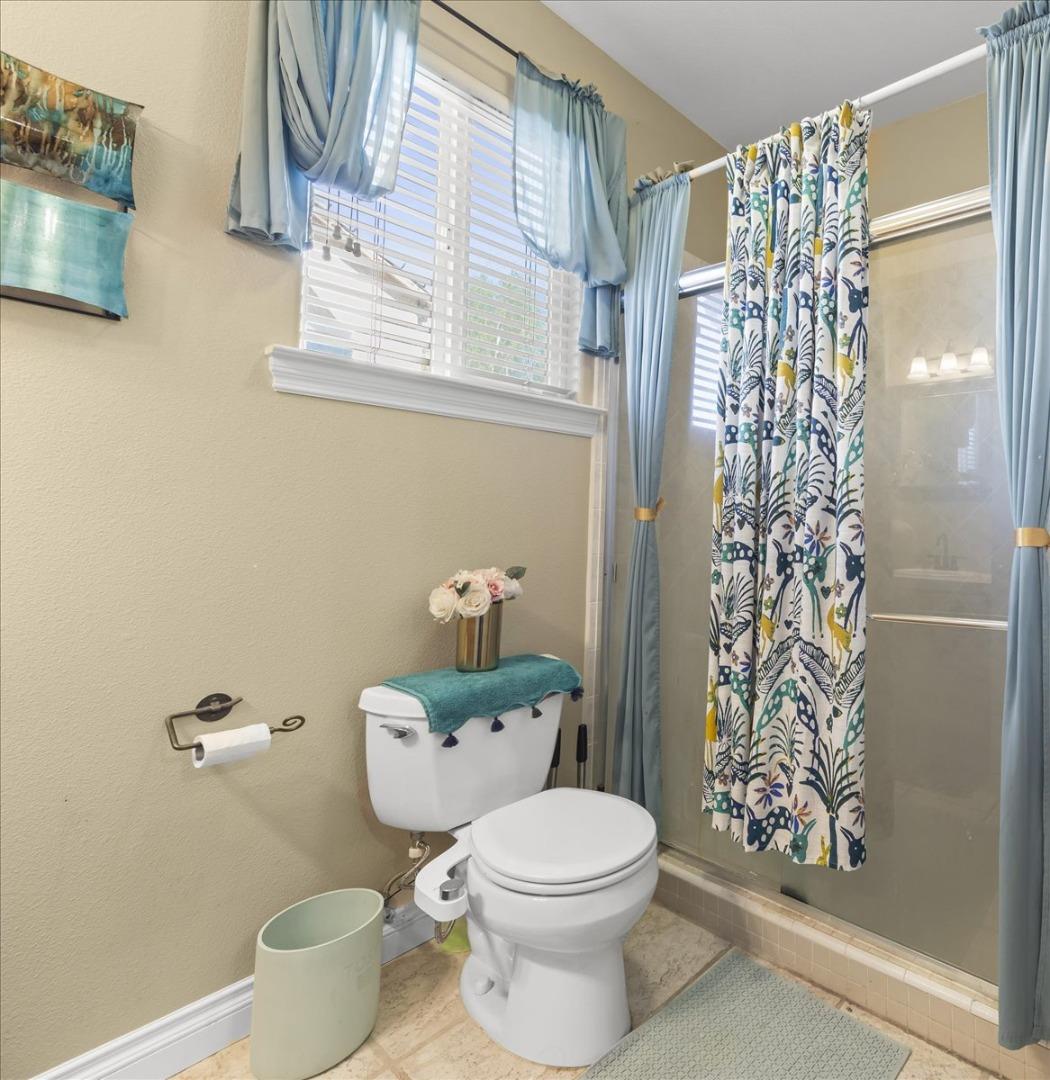 Detail Gallery Image 41 of 54 For 1901 Calistoga Dr, Hollister,  CA 95023 - 5 Beds | 3/1 Baths