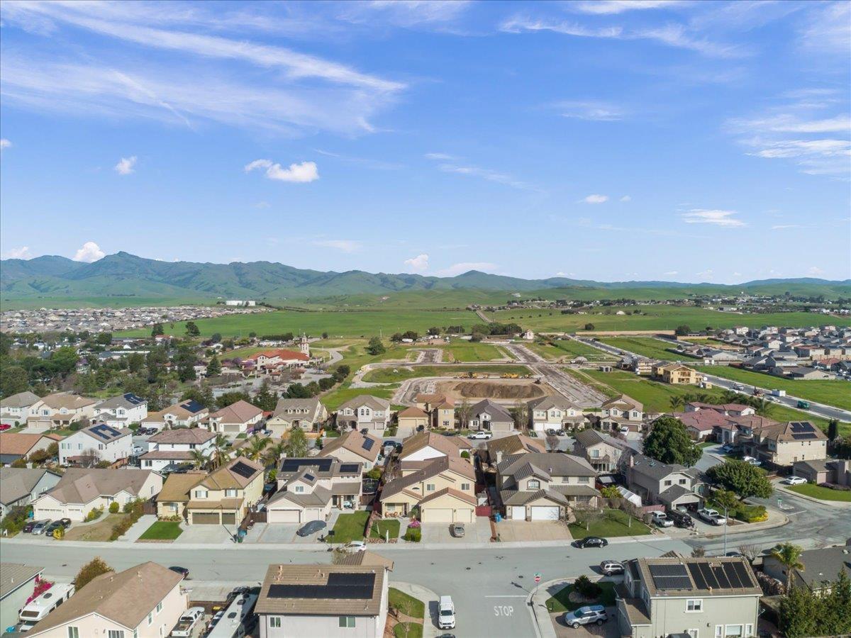 Detail Gallery Image 50 of 54 For 1901 Calistoga Dr, Hollister,  CA 95023 - 5 Beds | 3/1 Baths