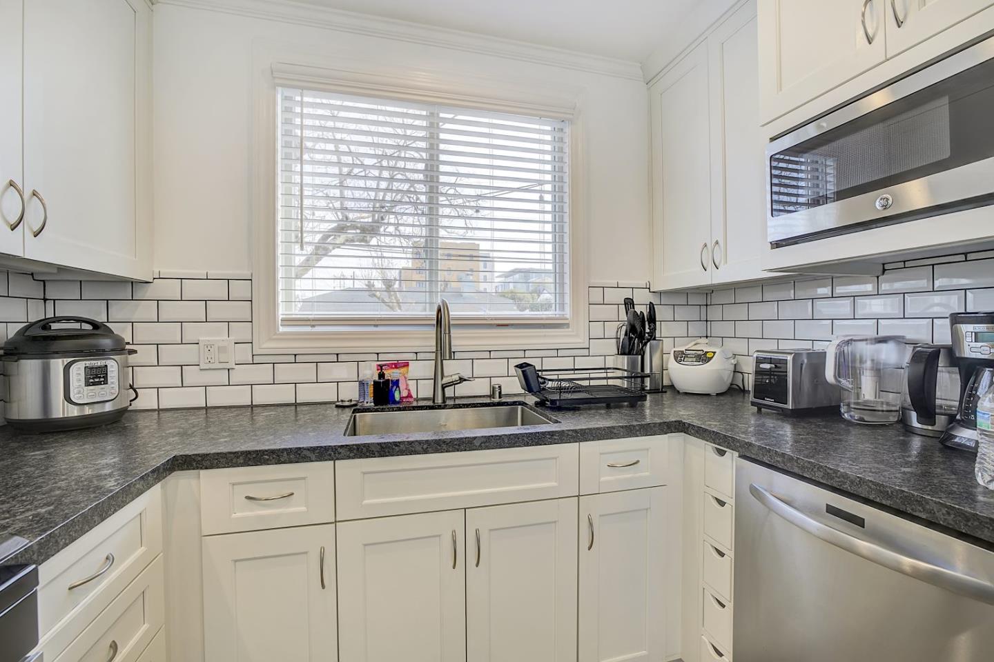 Detail Gallery Image 13 of 69 For 192 Aviador, Millbrae,  CA 94030 - 9 Beds | 5 Baths