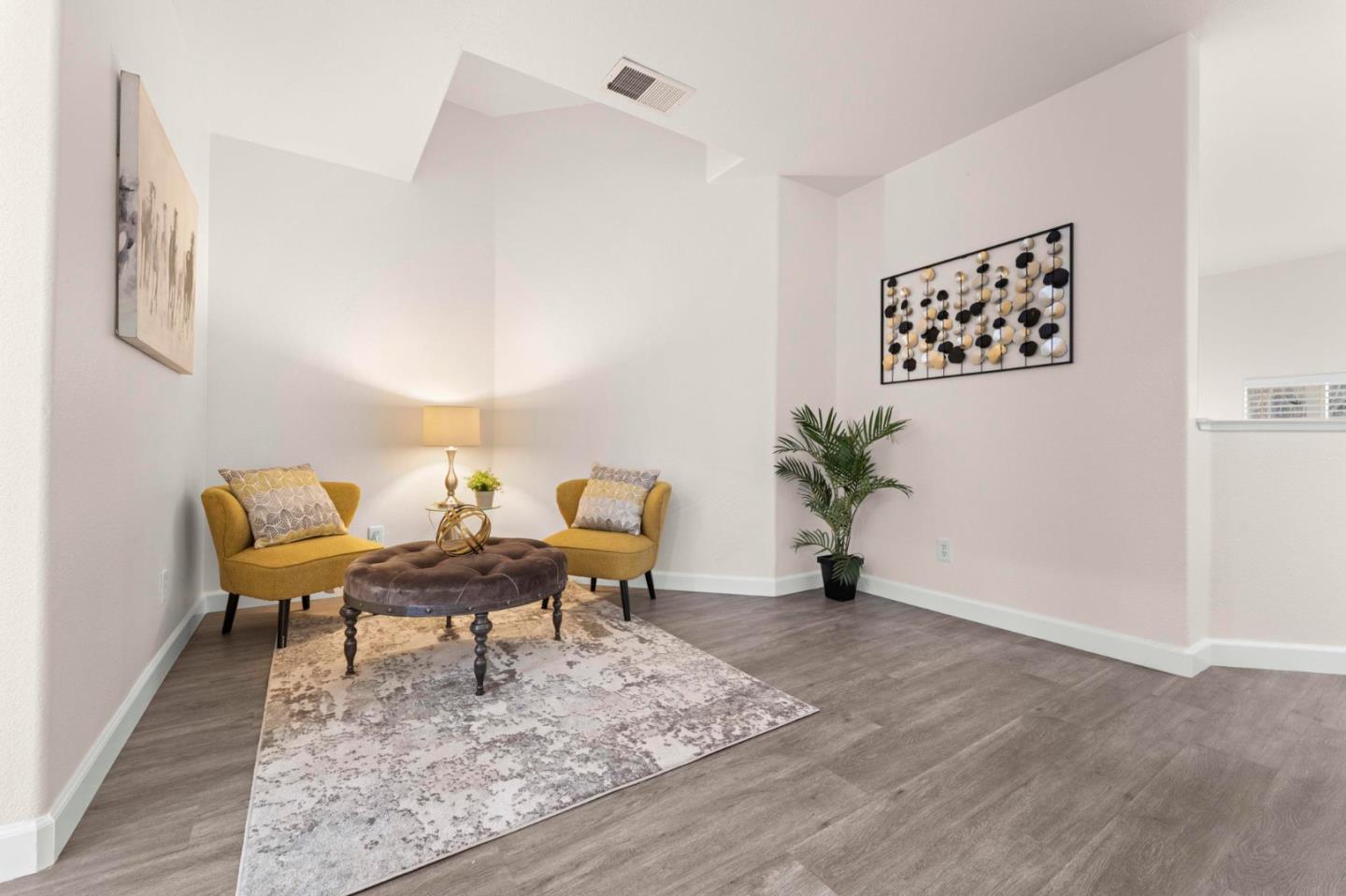 Detail Gallery Image 10 of 39 For 126 Pacchetti Way, Mountain View,  CA 94040 - 3 Beds | 3 Baths