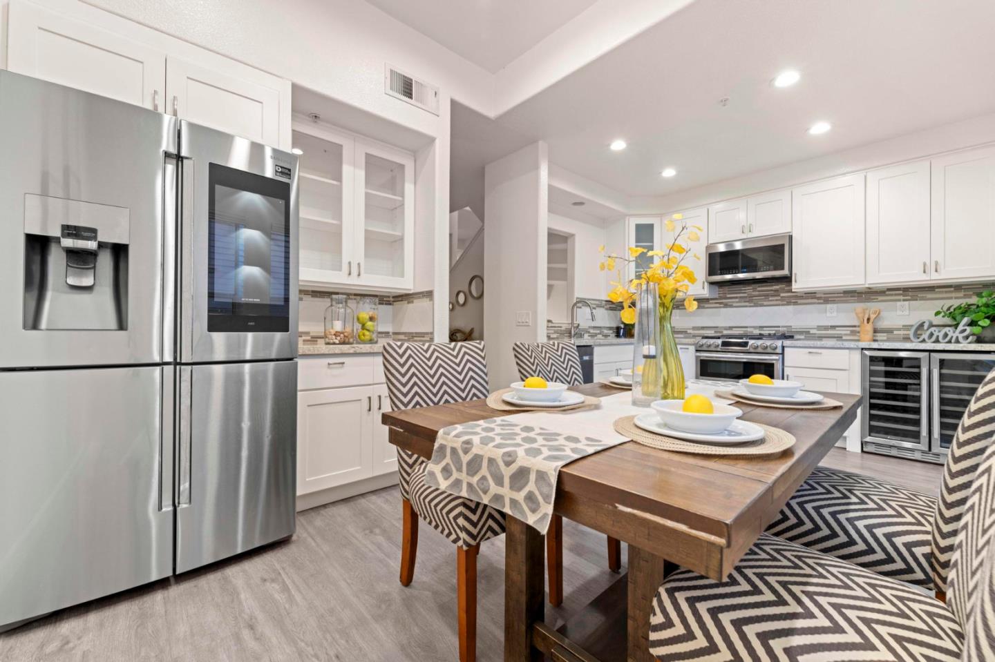 Detail Gallery Image 17 of 39 For 126 Pacchetti Way, Mountain View,  CA 94040 - 3 Beds | 3 Baths