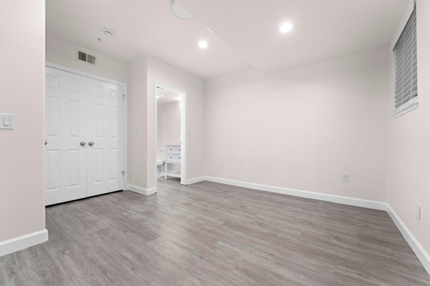 Detail Gallery Image 30 of 39 For 126 Pacchetti Way, Mountain View,  CA 94040 - 3 Beds | 3 Baths