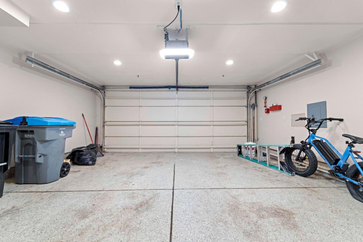 Detail Gallery Image 36 of 39 For 126 Pacchetti Way, Mountain View,  CA 94040 - 3 Beds | 3 Baths