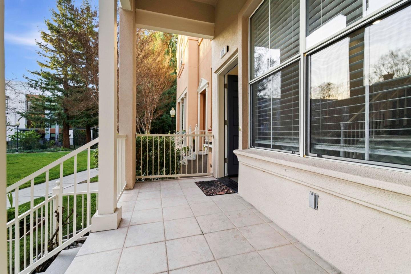 Detail Gallery Image 5 of 39 For 126 Pacchetti Way, Mountain View,  CA 94040 - 3 Beds | 3 Baths