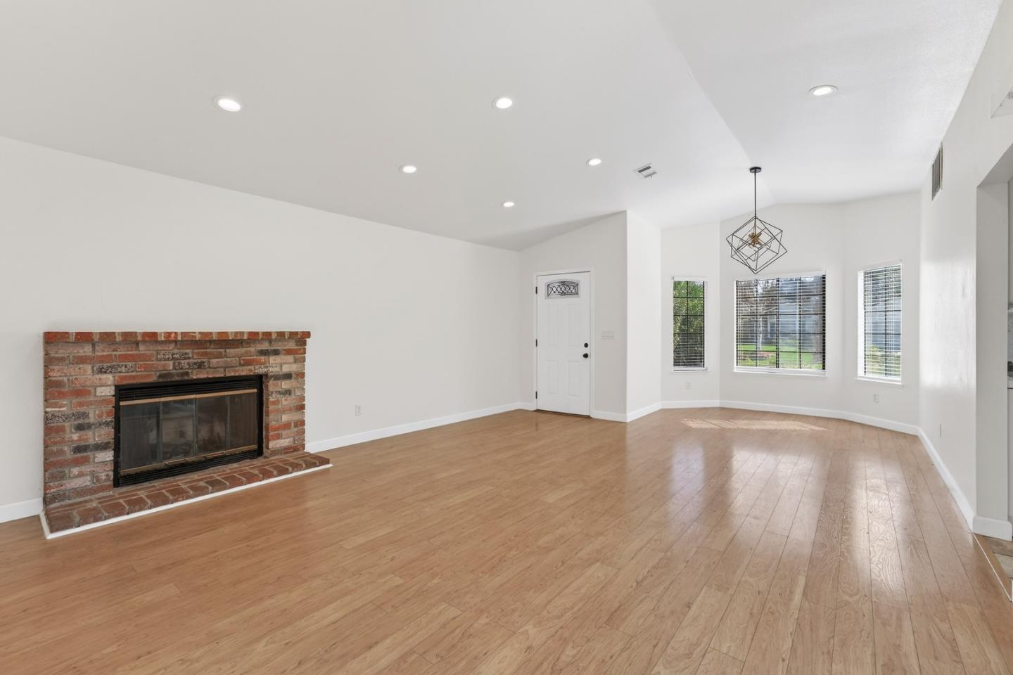 Detail Gallery Image 13 of 61 For 2753 Asilomar Dr, Antioch,  CA 94531 - 4 Beds | 2 Baths