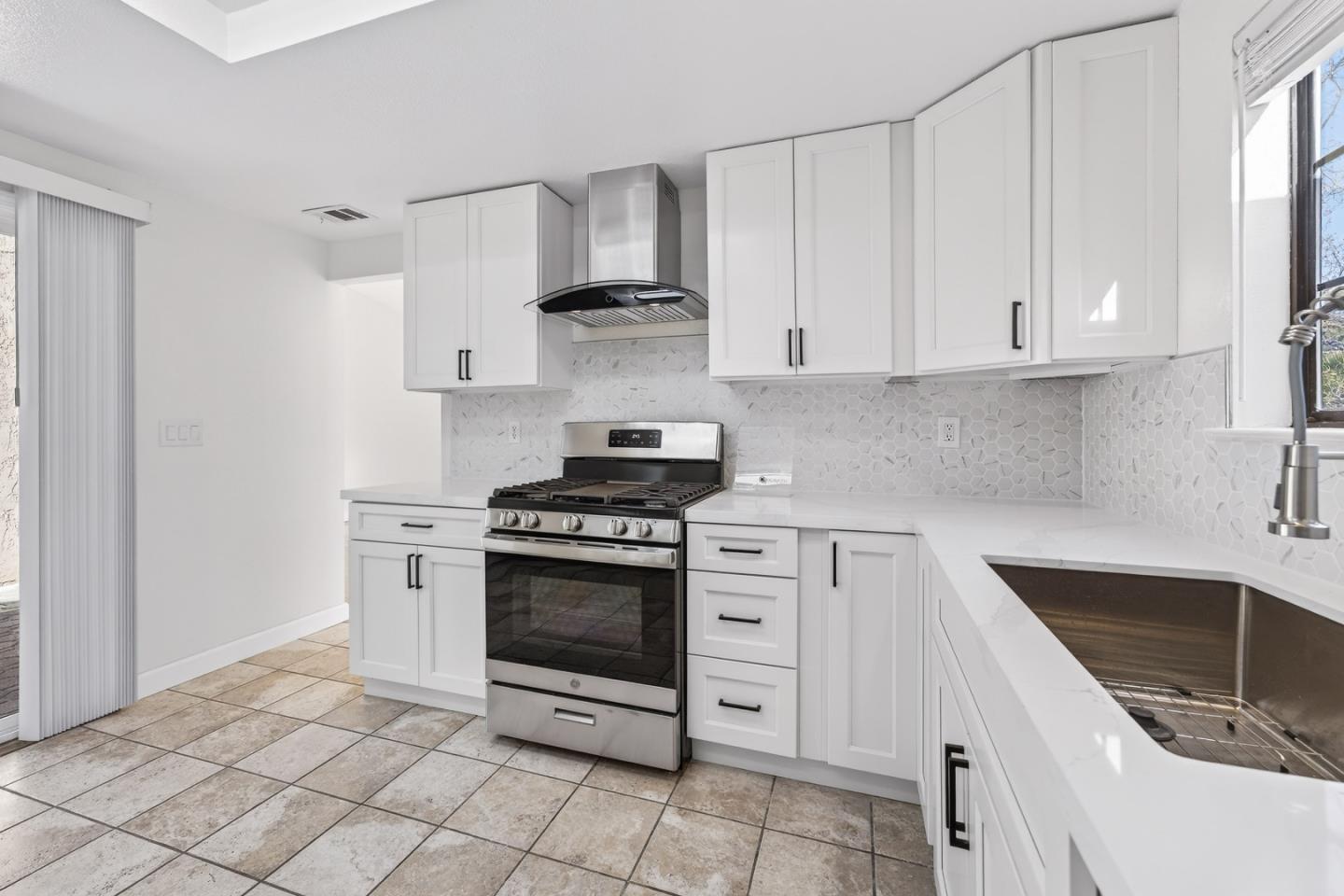 Detail Gallery Image 9 of 61 For 2753 Asilomar Dr, Antioch,  CA 94531 - 4 Beds | 2 Baths