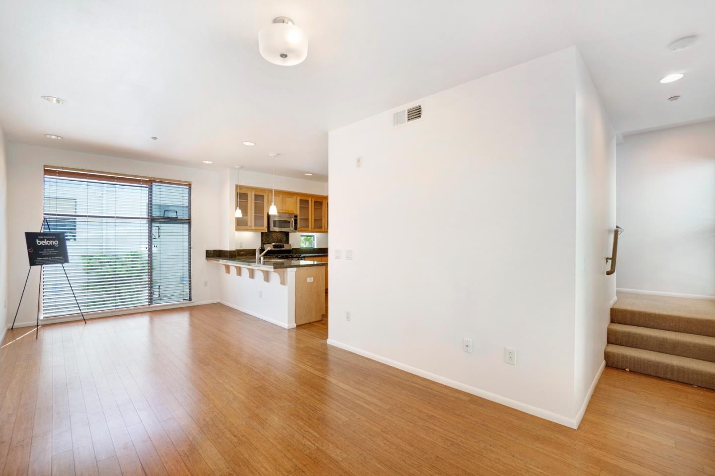 Detail Gallery Image 10 of 38 For 153 City Limits Cir, Emeryville,  CA 94608 - 2 Beds | 2/1 Baths