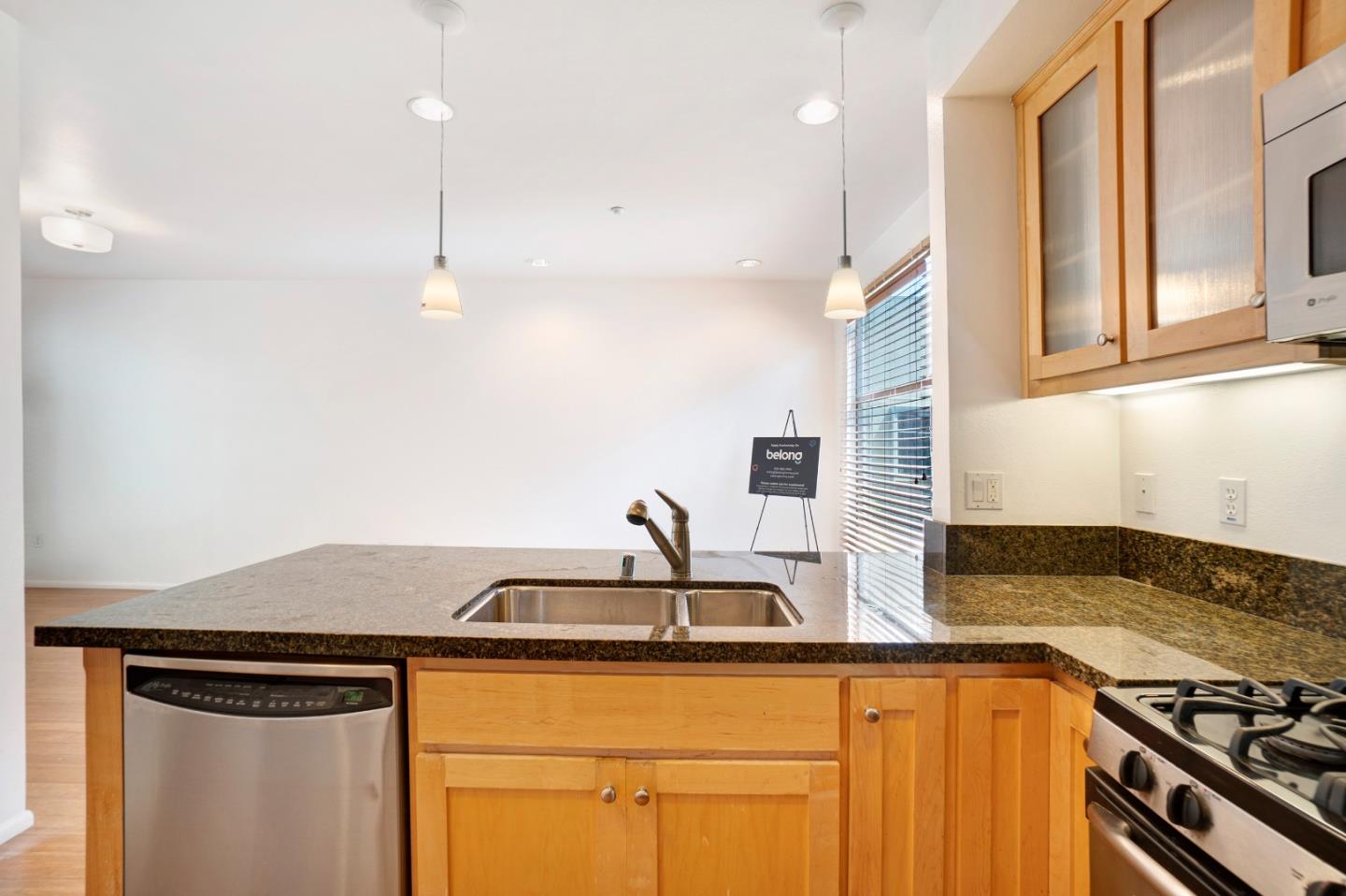 Detail Gallery Image 17 of 38 For 153 City Limits Cir, Emeryville,  CA 94608 - 2 Beds | 2/1 Baths