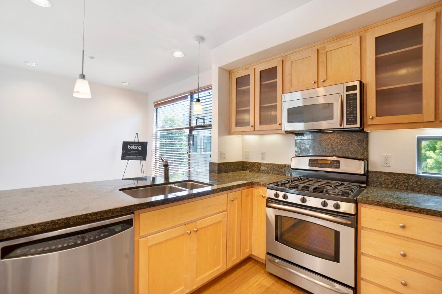 Detail Gallery Image 18 of 38 For 153 City Limits Cir, Emeryville,  CA 94608 - 2 Beds | 2/1 Baths