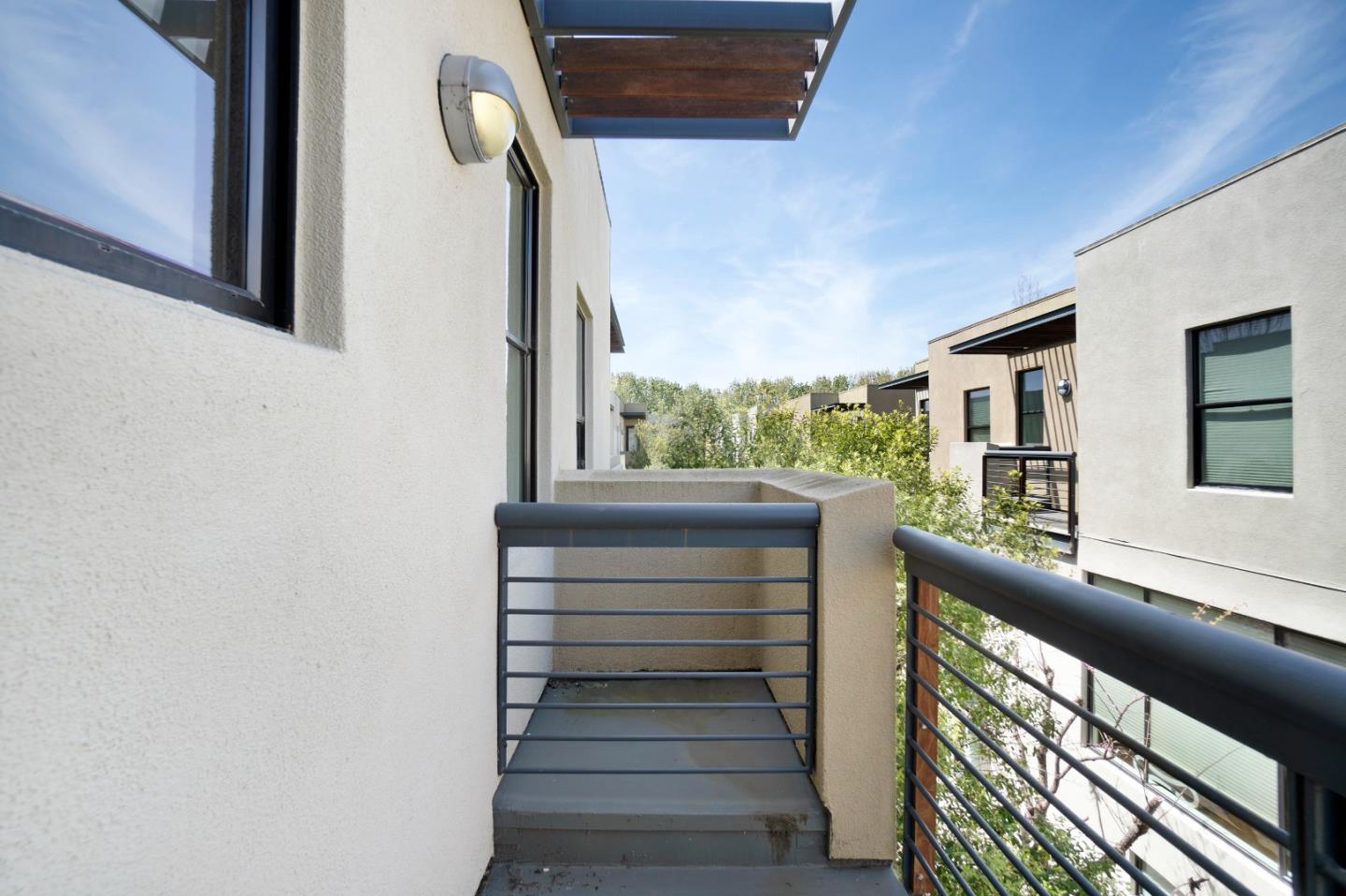 Detail Gallery Image 26 of 38 For 153 City Limits Cir, Emeryville,  CA 94608 - 2 Beds | 2/1 Baths