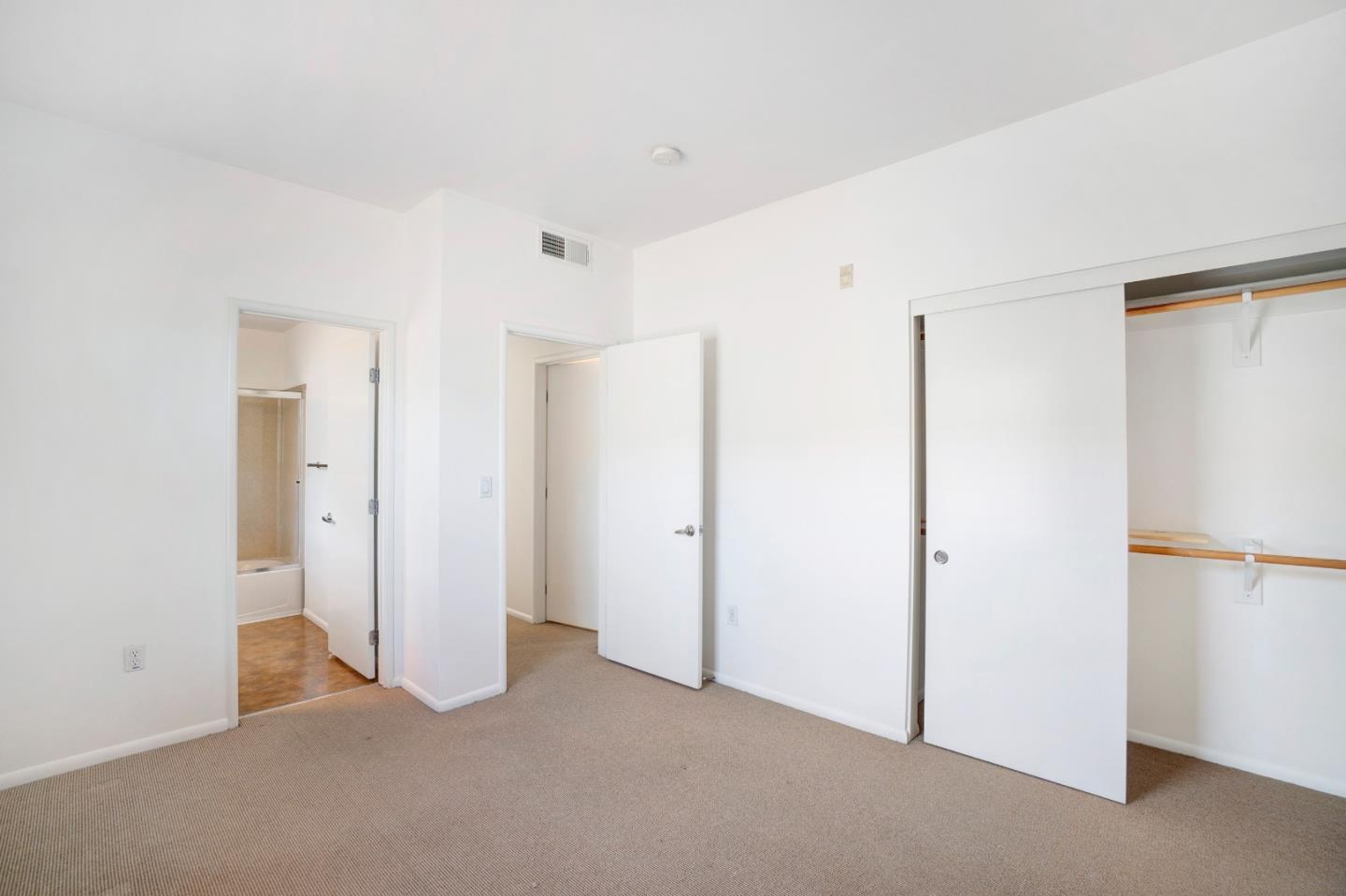 Detail Gallery Image 31 of 38 For 153 City Limits Cir, Emeryville,  CA 94608 - 2 Beds | 2/1 Baths