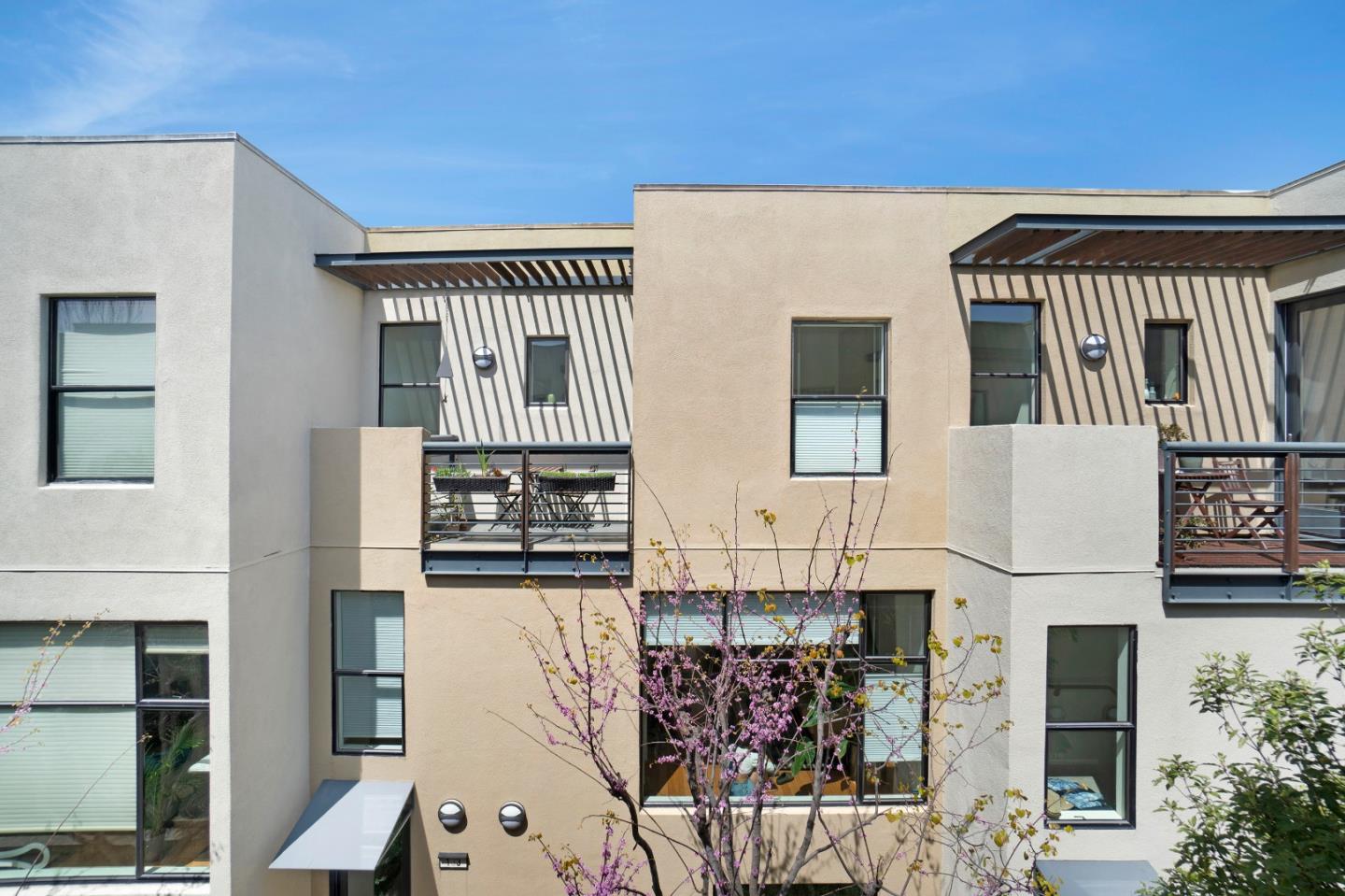 Detail Gallery Image 4 of 38 For 153 City Limits Cir, Emeryville,  CA 94608 - 2 Beds | 2/1 Baths