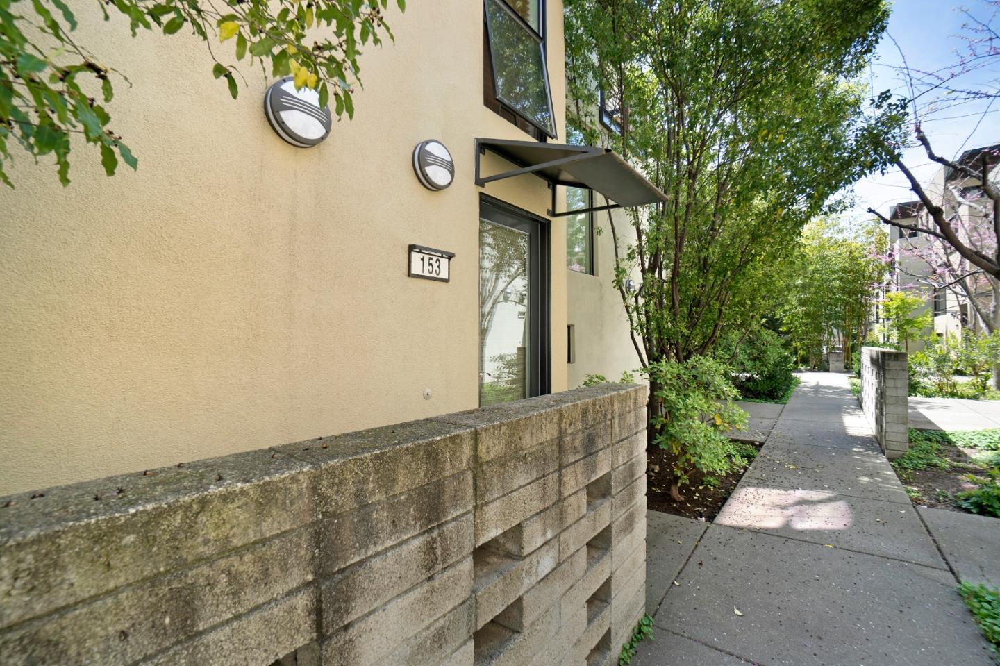 Detail Gallery Image 7 of 38 For 153 City Limits Cir, Emeryville,  CA 94608 - 2 Beds | 2/1 Baths