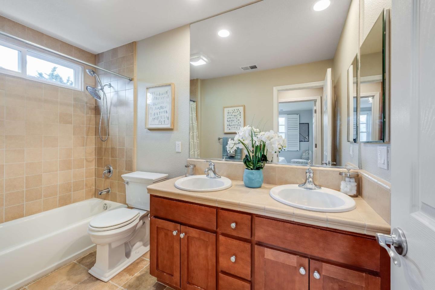 Detail Gallery Image 31 of 59 For 219 Beethoven Ln, Los Gatos,  CA 95032 - 4 Beds | 2/1 Baths