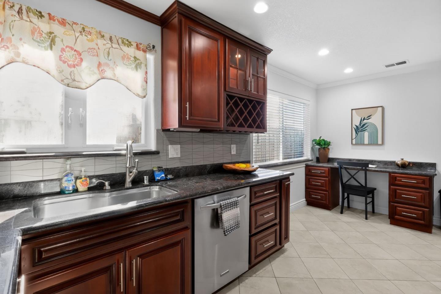 Detail Gallery Image 13 of 29 For 1402 Almanor Ct, San Jose,  CA 95132 - 3 Beds | 2 Baths