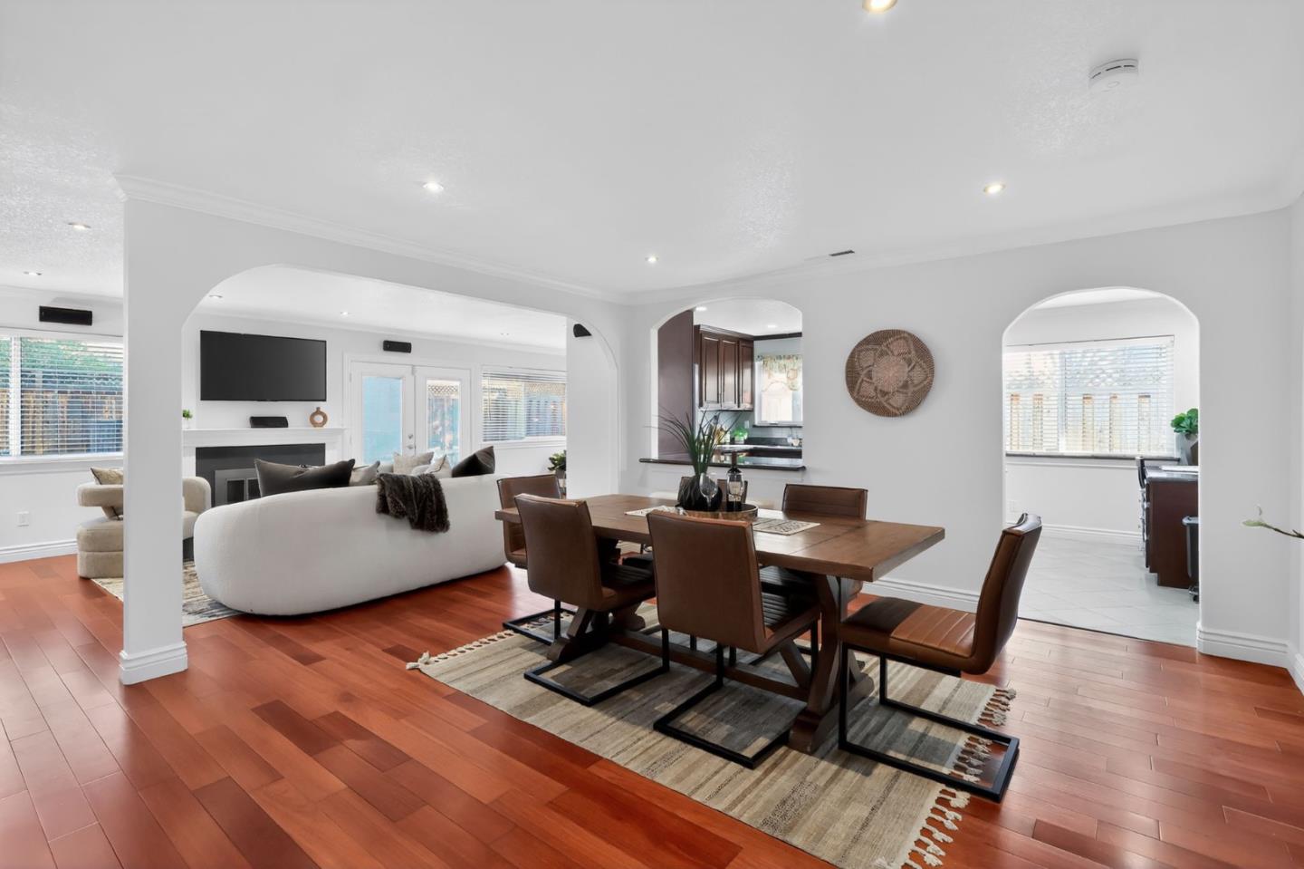 Detail Gallery Image 7 of 29 For 1402 Almanor Ct, San Jose,  CA 95132 - 3 Beds | 2 Baths