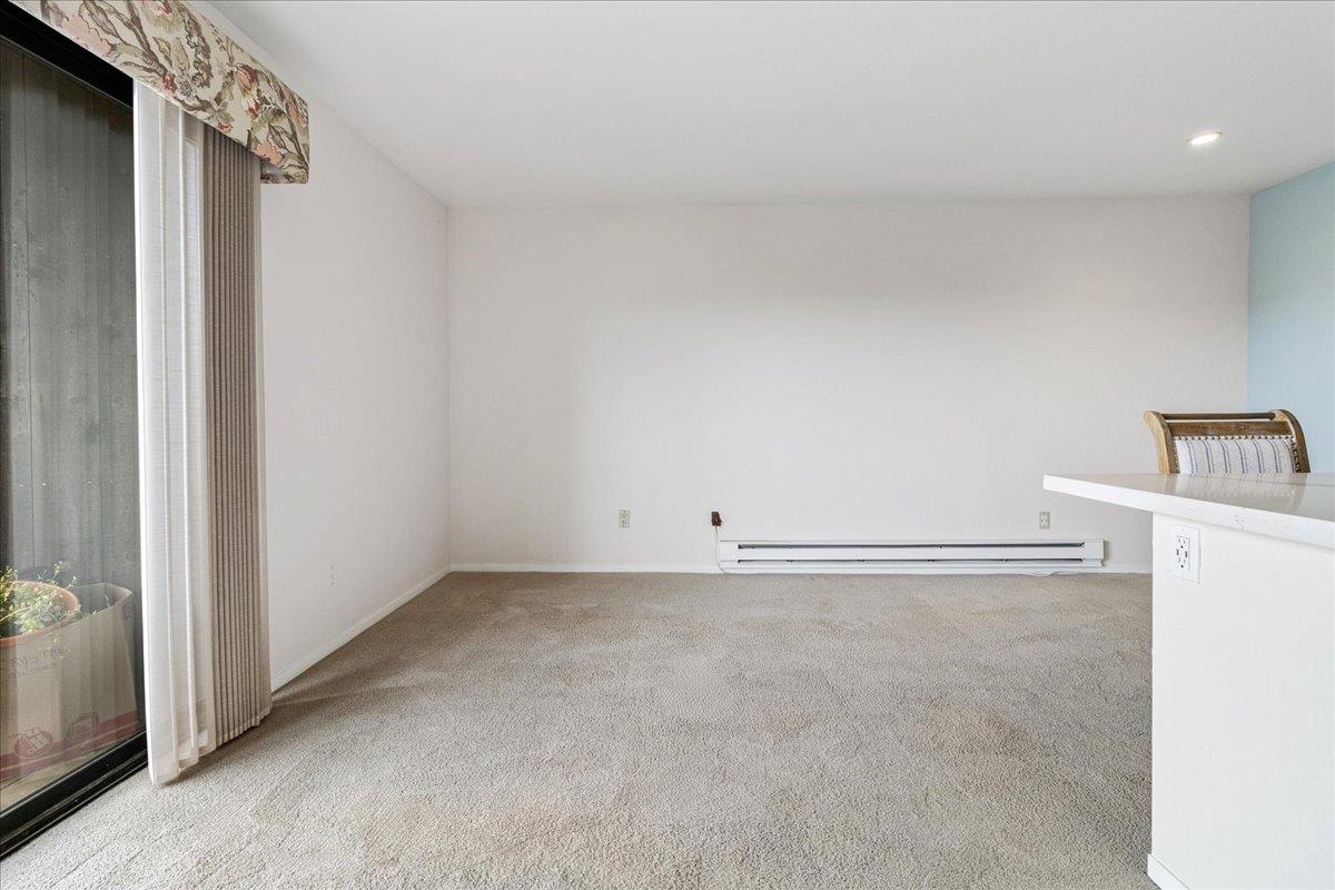 Detail Gallery Image 10 of 24 For 125 Surf Way #335,  Monterey,  CA 93940 - 1 Beds | 1 Baths