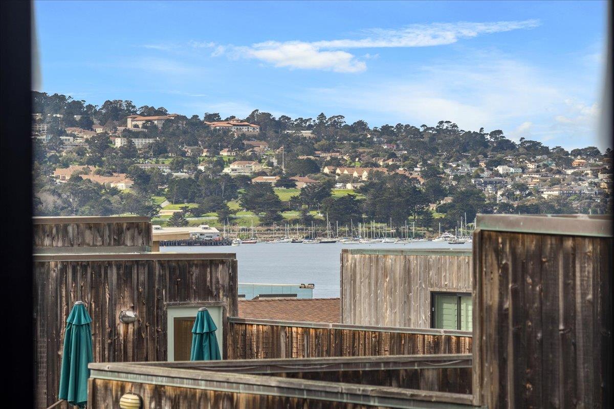 Detail Gallery Image 3 of 24 For 125 Surf Way #335,  Monterey,  CA 93940 - 1 Beds | 1 Baths
